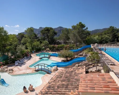 Complesso di piscine del campeggio Roan Domaine Noguière.