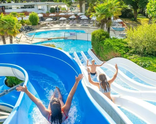 Scivoli al campeggio Roan Le Ty Nadan.