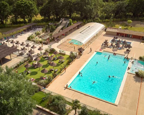 Panoramica della piscina del Roan campeggio Verdon Parc.