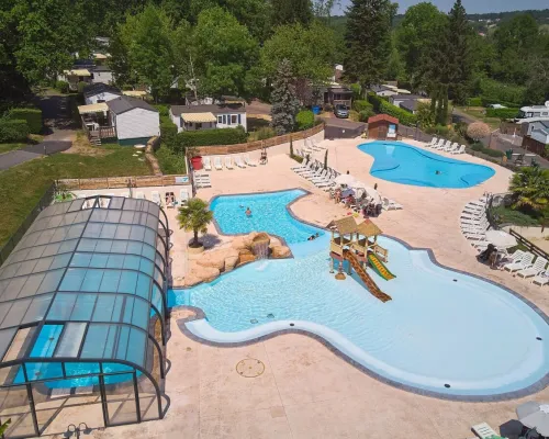 Panoramica della piscina del Roan campeggio Le Chêne Gris.