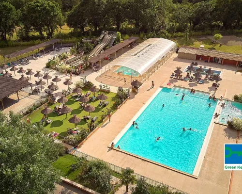 Panoramica della piscina del Roan campeggio Verdon Parc.