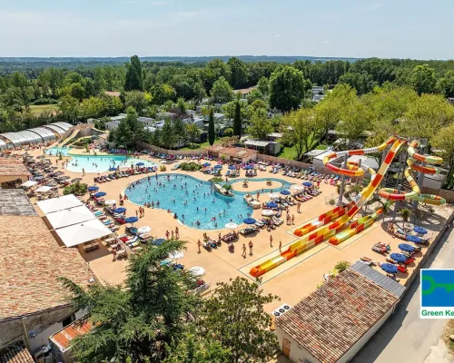 Parco acquatico del campeggio Roan Château de Fonrives.