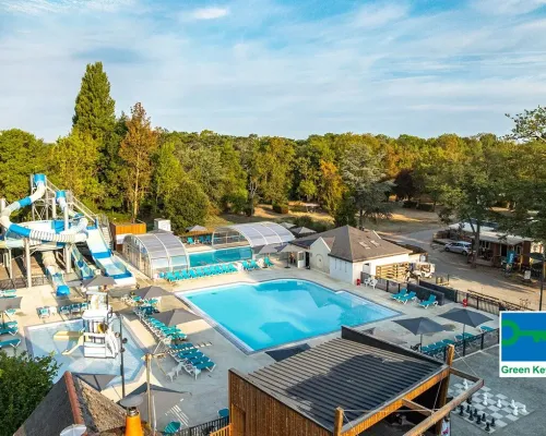 Panoramica del parco acquatico del campeggio Domaine de la Brèche.