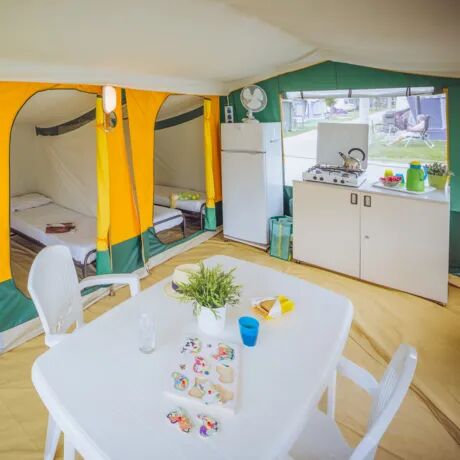 Una tenda glamping al prezzo scontato last minute